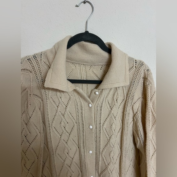 Vintage handmade cardigan Elegant Cream Cable Knit Sweater - Picture 3 of 4